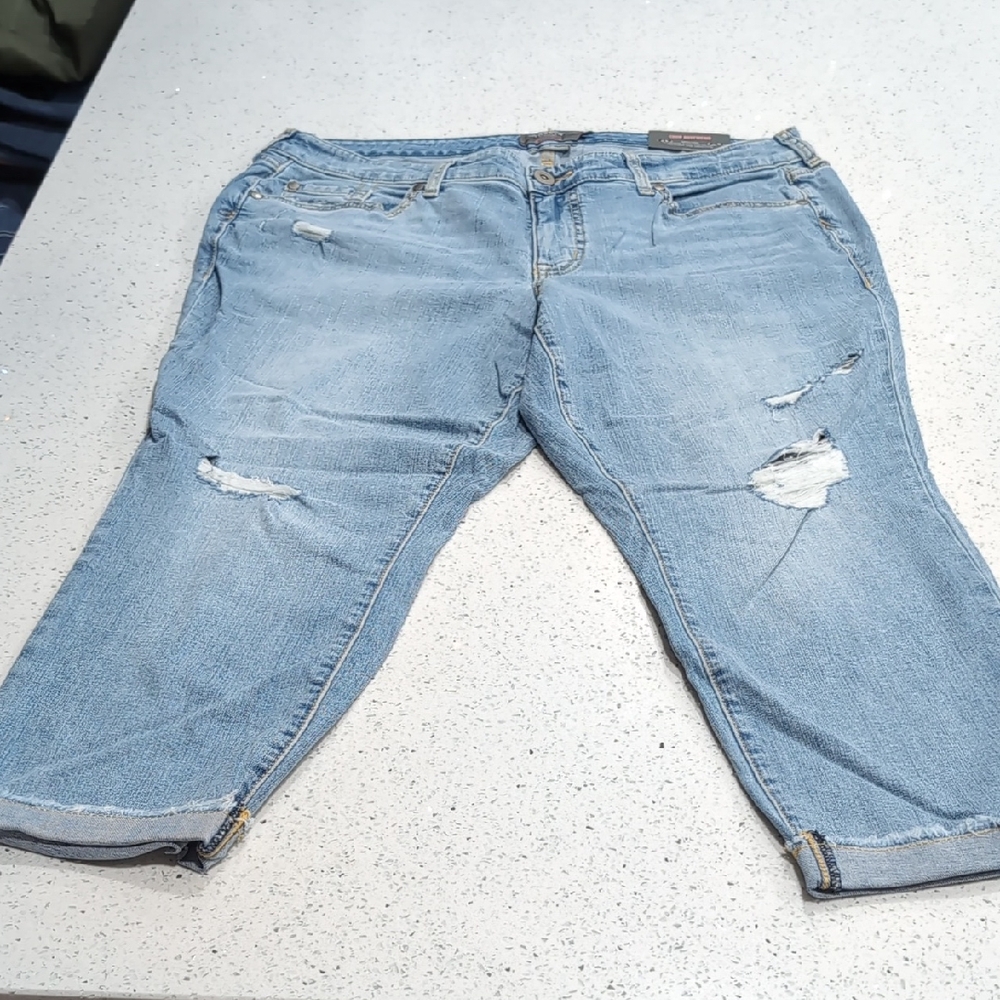 Torrid Light Blue Distressed Cropped Jeans